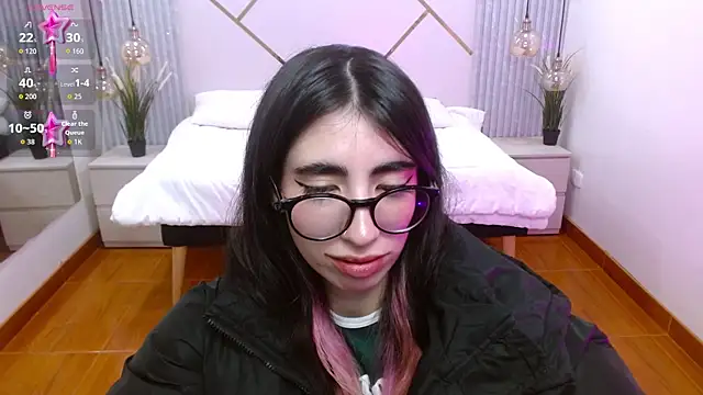 Snapshot of LenaRoses chatting on 11/12/25, 01:00 LenaRoses online show from 11/12/25, 01:00