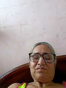  candi online show from 11/01/25, 01:46