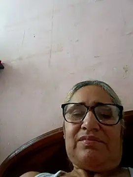  candi online show from 11/08/25, 11:54