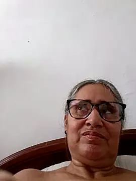 Snapshot of _candi chatting on 03/28/26, 07:35 candi online show from 03/28/26, 07:35