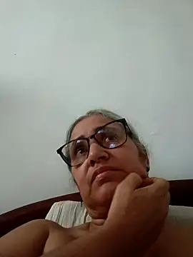 Snapshot of _candi chatting on 03/29/26, 11:54 candi online show from 03/29/26, 11:54