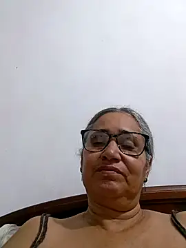 Snapshot of _candi chatting on 04/15/26, 03:57 candi online show from 04/15/26, 03:57