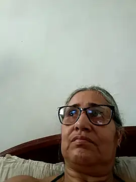 Snapshot of _candi chatting on 04/15/26, 09:15 candi online show from 04/15/26, 09:15