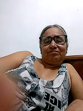 Snapshot of _candi chatting on 04/21/26, 01:42 candi online show from 04/21/26, 01:42