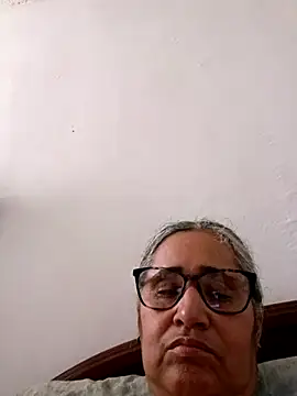 Snapshot of _candi chatting on 04/21/26, 06:55 candi online show from 04/21/26, 06:55