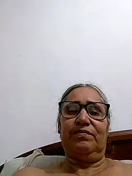 Snapshot of _candi chatting on 04/29/26, 12:37 candi online show from 04/29/26, 12:37