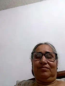 Snapshot of _candi chatting on 05/07/26, 11:32 candi online show from 05/07/26, 11:32