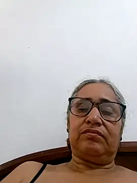 Snapshot of _candi chatting on 05/10/26, 01:38 candi online show from 05/10/26, 01:38