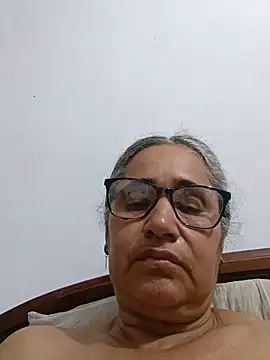 Snapshot of _candi chatting on 05/14/26, 04:52 candi online show from 05/14/26, 04:52