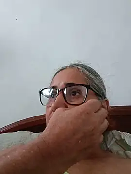 Snapshot of _candi chatting on 05/15/26, 12:23 candi online show from 05/15/26, 12:23