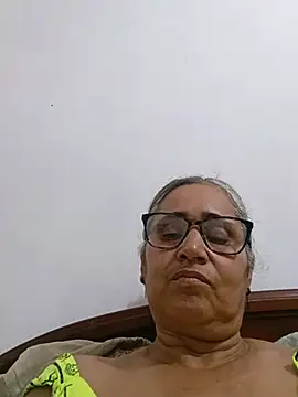 Snapshot of _candi chatting on 05/18/26, 09:31 candi online show from 05/18/26, 09:31
