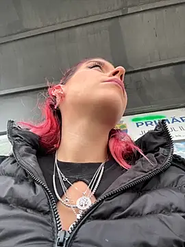 RiriRoseey online show from 10/24/25, 07:05