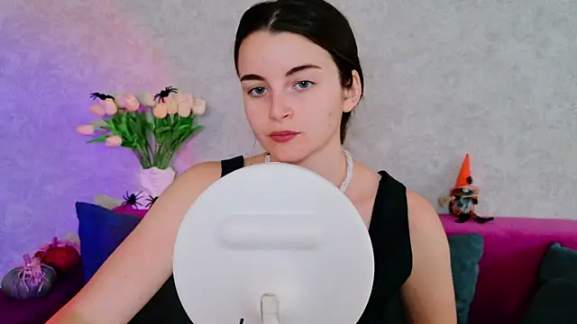 Miss Arwen online show from 10/07/25, 05:15