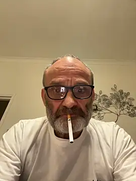 Snapshot of Shyboy817 chatting on 09/13/25, 06:51 Shyboy817 online show from 09/13/25, 06:51