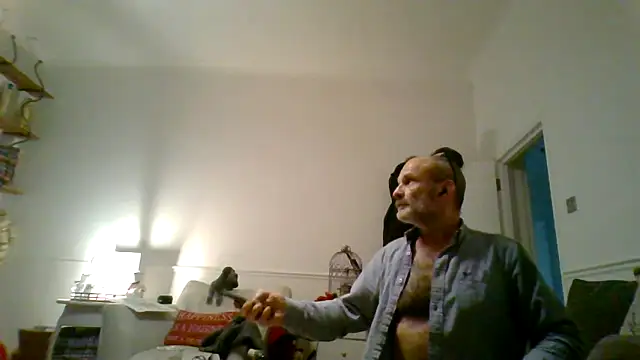 Shyboy817 online show from 12/17/25, 07:09