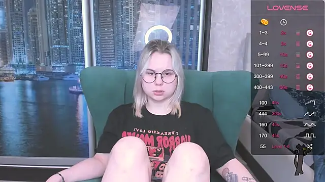 Snapshot of miray_kuriyama123 chatting on 12/12/24, 07:26 miray kuriyama123 online show from 12/12/24, 07:26