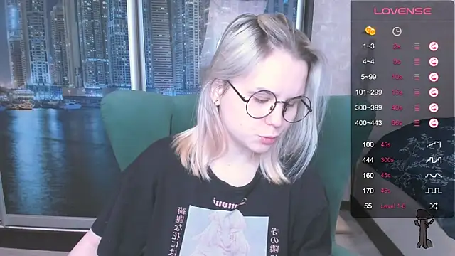 Snapshot of miray_kuriyama123 chatting on 12/15/24, 03:53 miray kuriyama123 online show from 12/15/24, 03:53