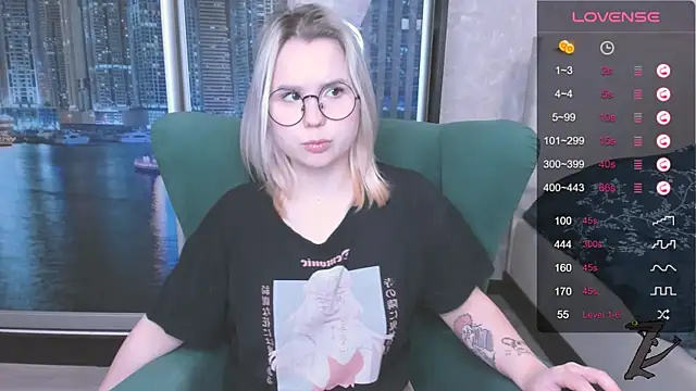 Snapshot of miray_kuriyama123 chatting on 12/15/24, 06:59 miray kuriyama123 online show from 12/15/24, 06:59