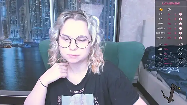 Snapshot of miray_kuriyama123 chatting on 12/17/24, 03:39 miray kuriyama123 online show from 12/17/24, 03:39