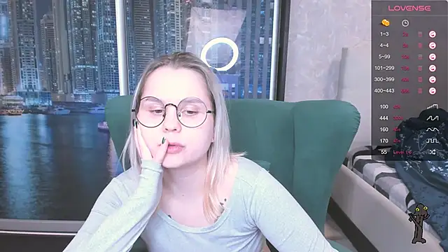 Snapshot of miray_kuriyama123 chatting on 12/19/24, 05:50 miray kuriyama123 online show from 12/19/24, 05:50