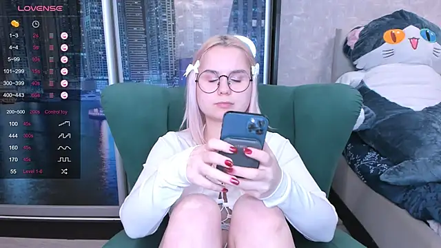 Snapshot of miray_kuriyama123 chatting on 01/20/25, 03:28 miray kuriyama123 online show from 01/20/25, 03:28