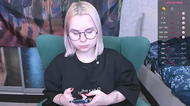 Snapshot of miray_kuriyama123 chatting on 01/29/25, 10:43 miray kuriyama123 online show from 01/29/25, 10:43