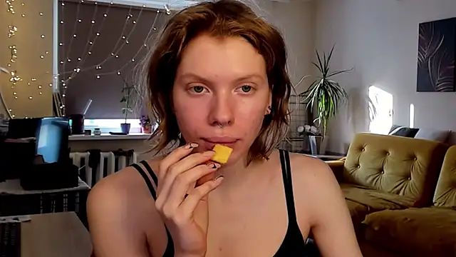 Snapshot of StellaDavis chatting on 02/25/25, 12:34 StellaDavis online show from 02/25/25, 12:34