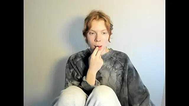 Snapshot of StellaDavis chatting on 11/27/25, 08:05 StellaDavis online show from 11/27/25, 08:05