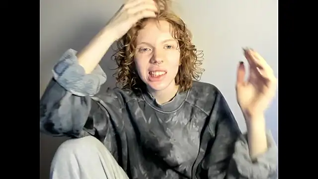 Snapshot of StellaDavis chatting on 11/28/25, 12:30 StellaDavis online show from 11/28/25, 12:30