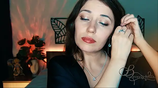 MissBeverlyMills online show from 01/25/25, 09:46