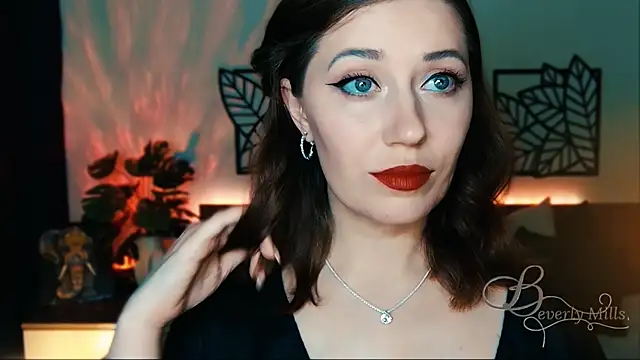 MissBeverlyMills online show from 02/01/25, 07:34