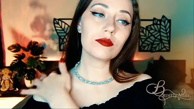 MissBeverlyMills online show from 03/22/25, 08:48