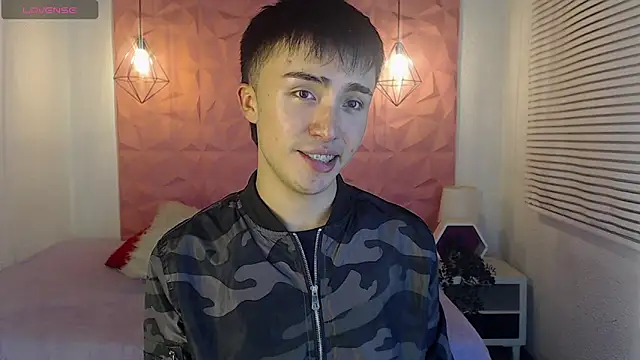 Snapshot of santi-fabulous chatting on 03/06/25, 03:13 santi-fabulous online show from 03/06/25, 03:13