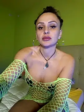 Snapshot of dolcevita002 chatting on 02/03/26, 07:35 dolcevita002 online show from 02/03/26, 07:35