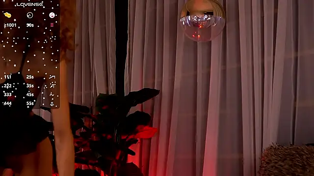 Snapshot of CynthiaWest chatting on 02/09/26, 04:27 CynthiaWest online show from 02/09/26, 04:27