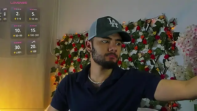 Snapshot of caprywilliams chatting on 12/19/24, 12:56 caprywilliams online show from 12/19/24, 12:56