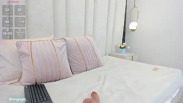 im giselle  online show from 04/22/26, 05:43