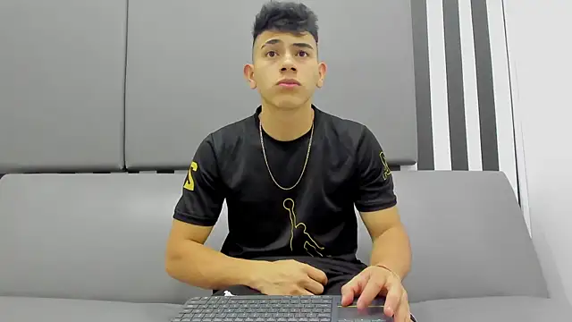 andrew rose  online show from 01/24/25, 03:11