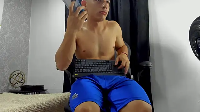 andrew rose  online show from 03/07/25, 09:40