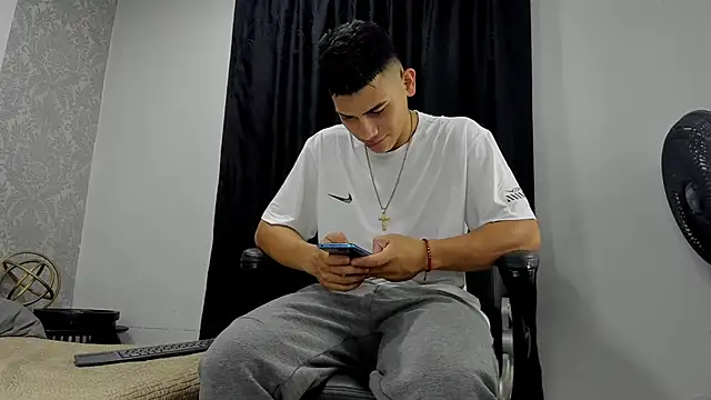 andrew rose  online show from 03/14/25, 03:47