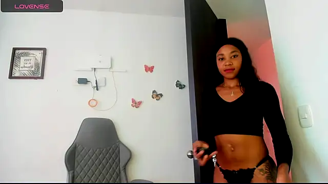 Snapshot of Nala_j8 chatting on 03/12/25, 03:51 Nala j8 online show from 03/12/25, 03:51