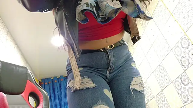 Lina23  online show from 10/16/25, 01:45