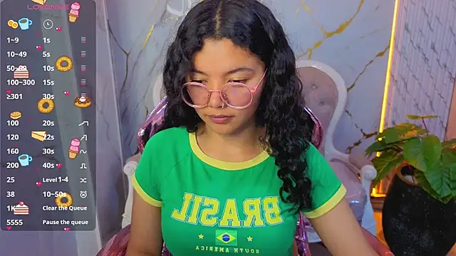 victoria castillo b online show from 03/25/26, 07:42