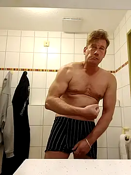 Snapshot of MArciQuarky chatting on 09/11/25, 05:13 MArciQuarky online show from 09/11/25, 05:13