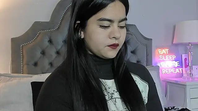 atena hill online show from 11/29/25, 12:30