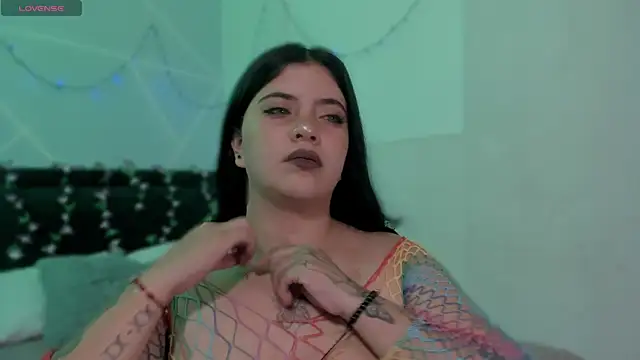Alexa Espinoza online show from 04/28/26, 12:43