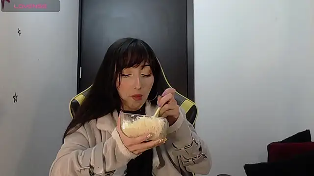 v1cky  online show from 10/06/25, 11:02