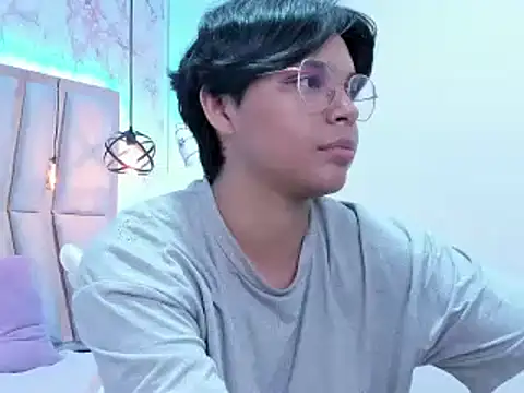 Emmapark  online show from 02/25/25, 12:47