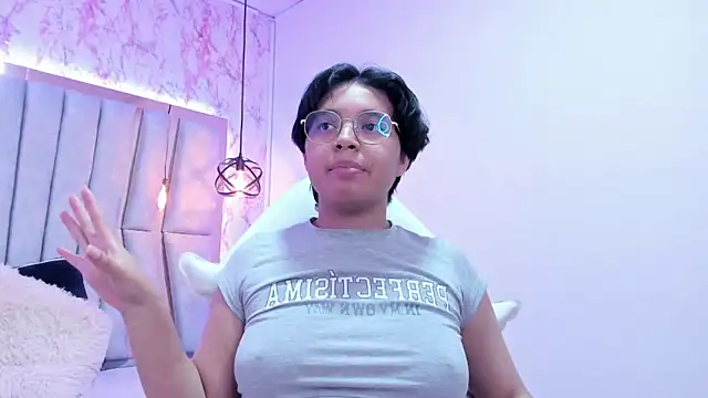 Emmapark  online show from 03/08/25, 12:55