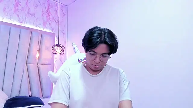 Emmapark  online show from 03/15/25, 01:30